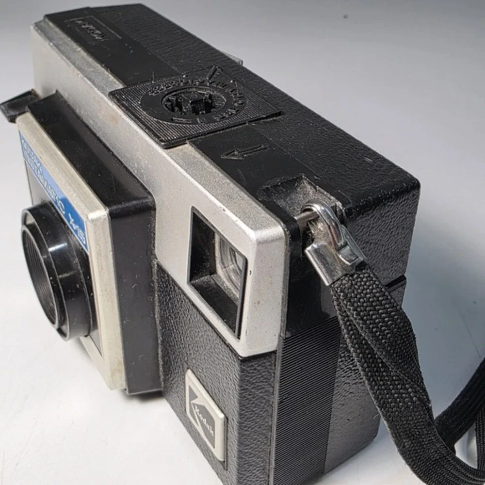 Vintage Kodak Instamatic X-15 Film Camera Black &‎ Silver 1970's Movie Prop USA